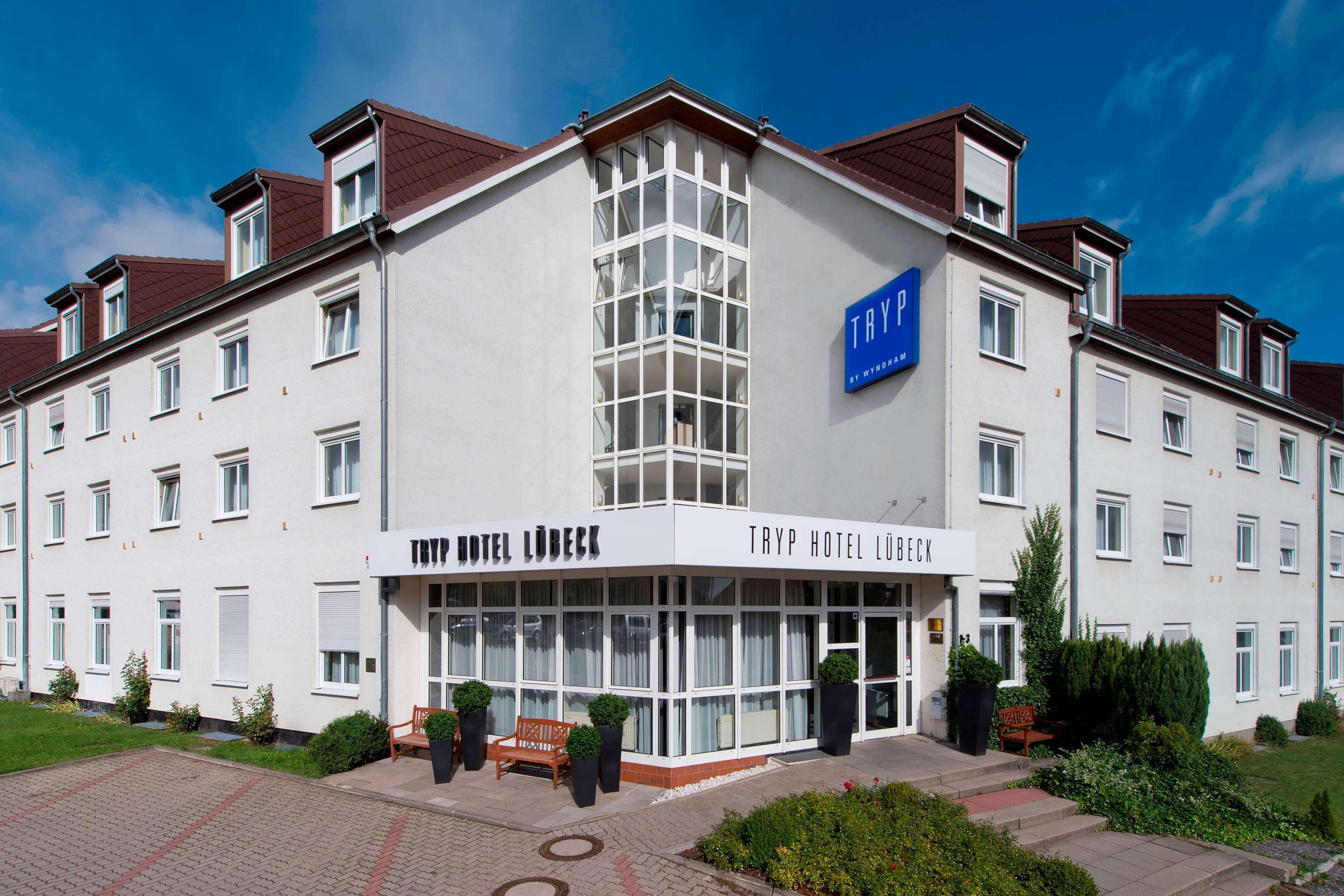Tryp By Wyndham Luebeck Aquamarin Hotel Exterior photo