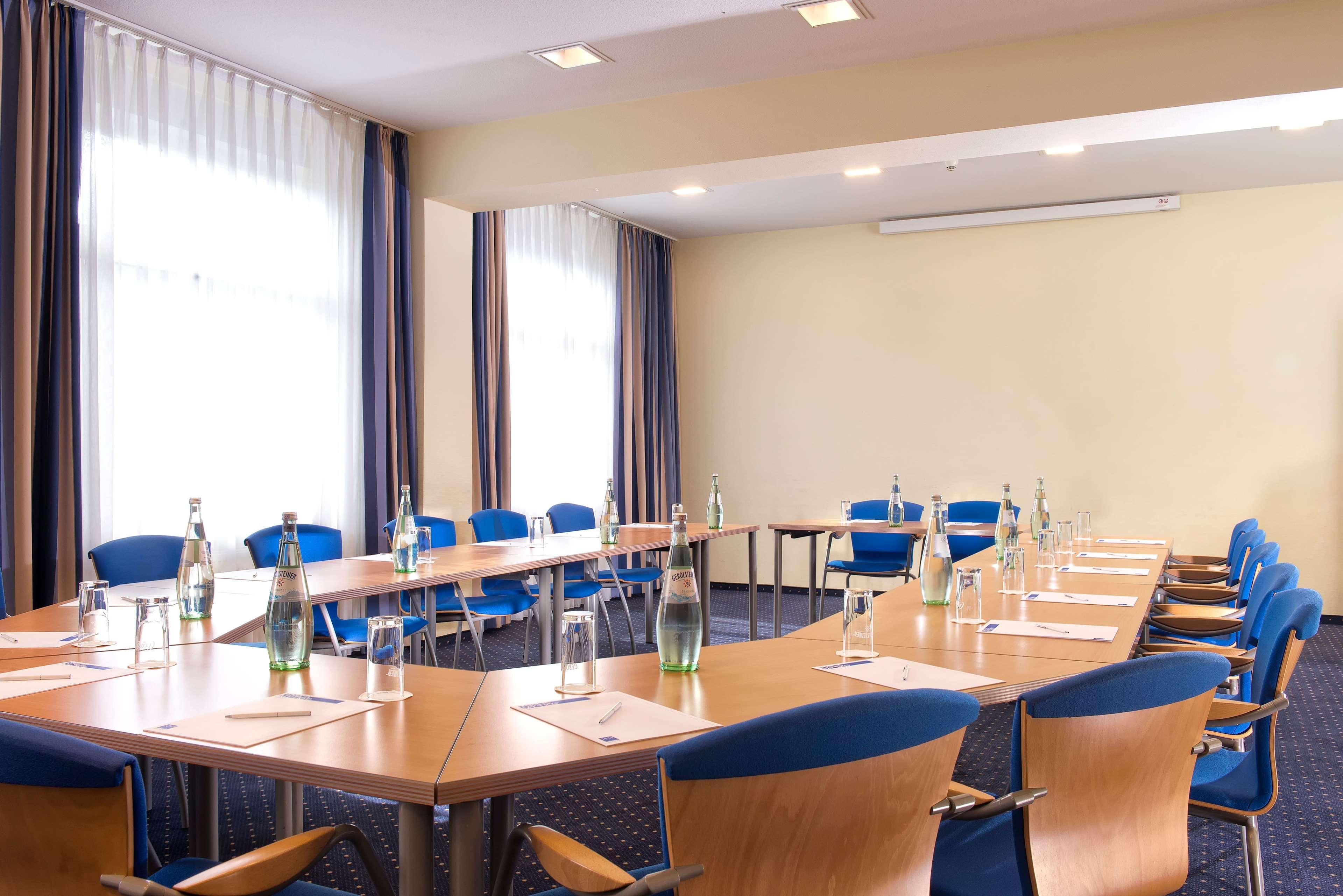 Tryp By Wyndham Luebeck Aquamarin Hotel Exterior photo